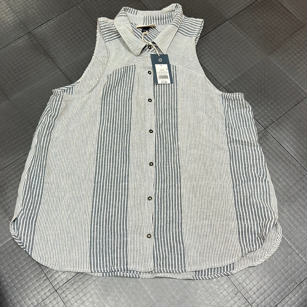 UNIVERSAL THREAD WOMENS BLUE STRIPE TANK SHIRT BUTTON SIZE LARGE